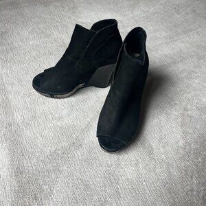 Vince Camuto booties